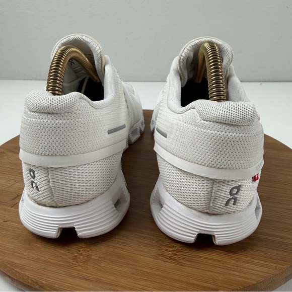 On Running Cloud 5 Women’s Athletic Shoes - Picture 4 of 9
